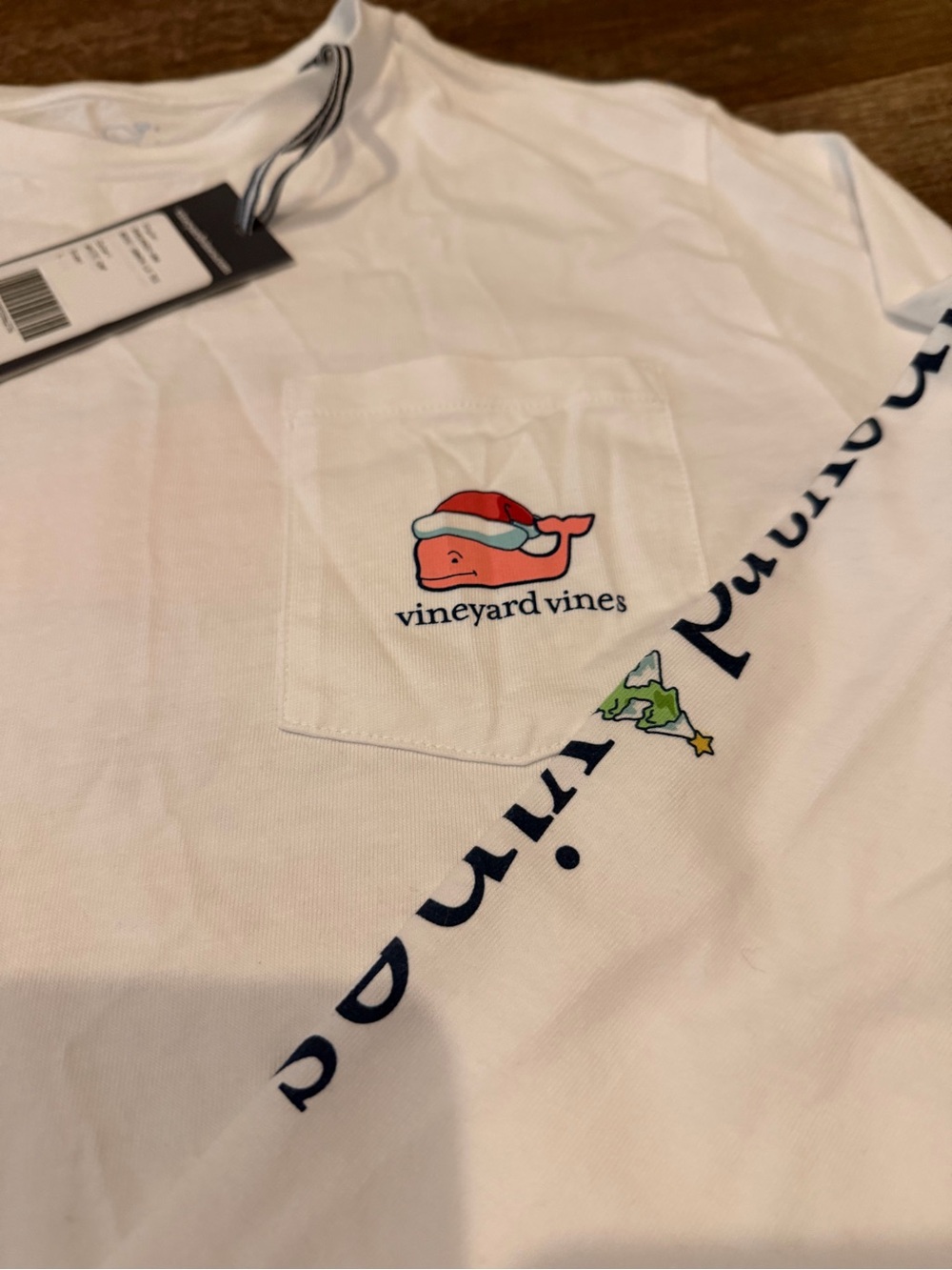 NWT Vineyard Vines Boys Santa Whale Long Sleeve Pocket Tee White Size Large - Picture 2 of 6